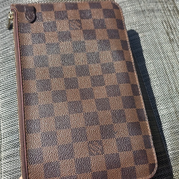 Louis Vuitton Damier Ebene Neverfull GM Pochette - Picture 7 of 11